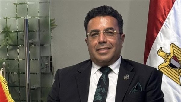 الدكتور باسل عادل